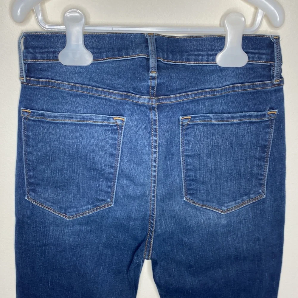 Frame Ali High-rise Distressed Cigarette Jeans In Morrisly wash size 28